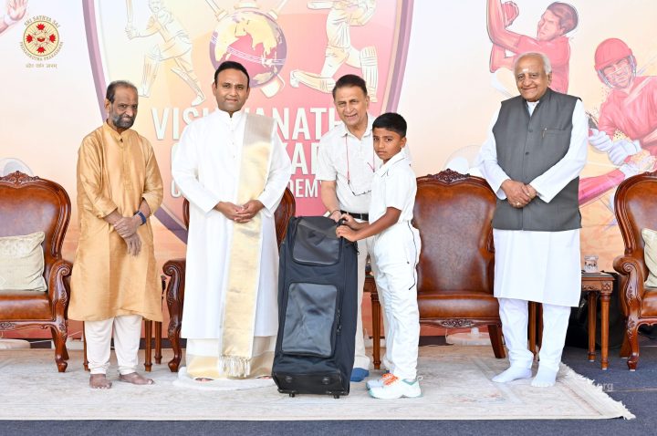 Gr-Sadhguru-Gavaskar